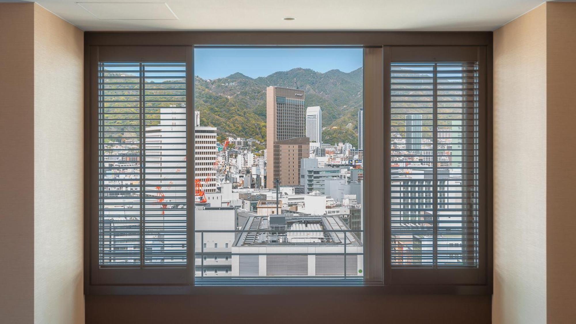 Oriental Hotel Kobe Ngoại thất bức ảnh A window with louvres